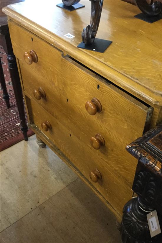 Pine chest of drawers